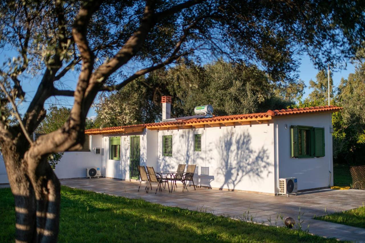 House By The Sea Villa Aigio Exteriör bild