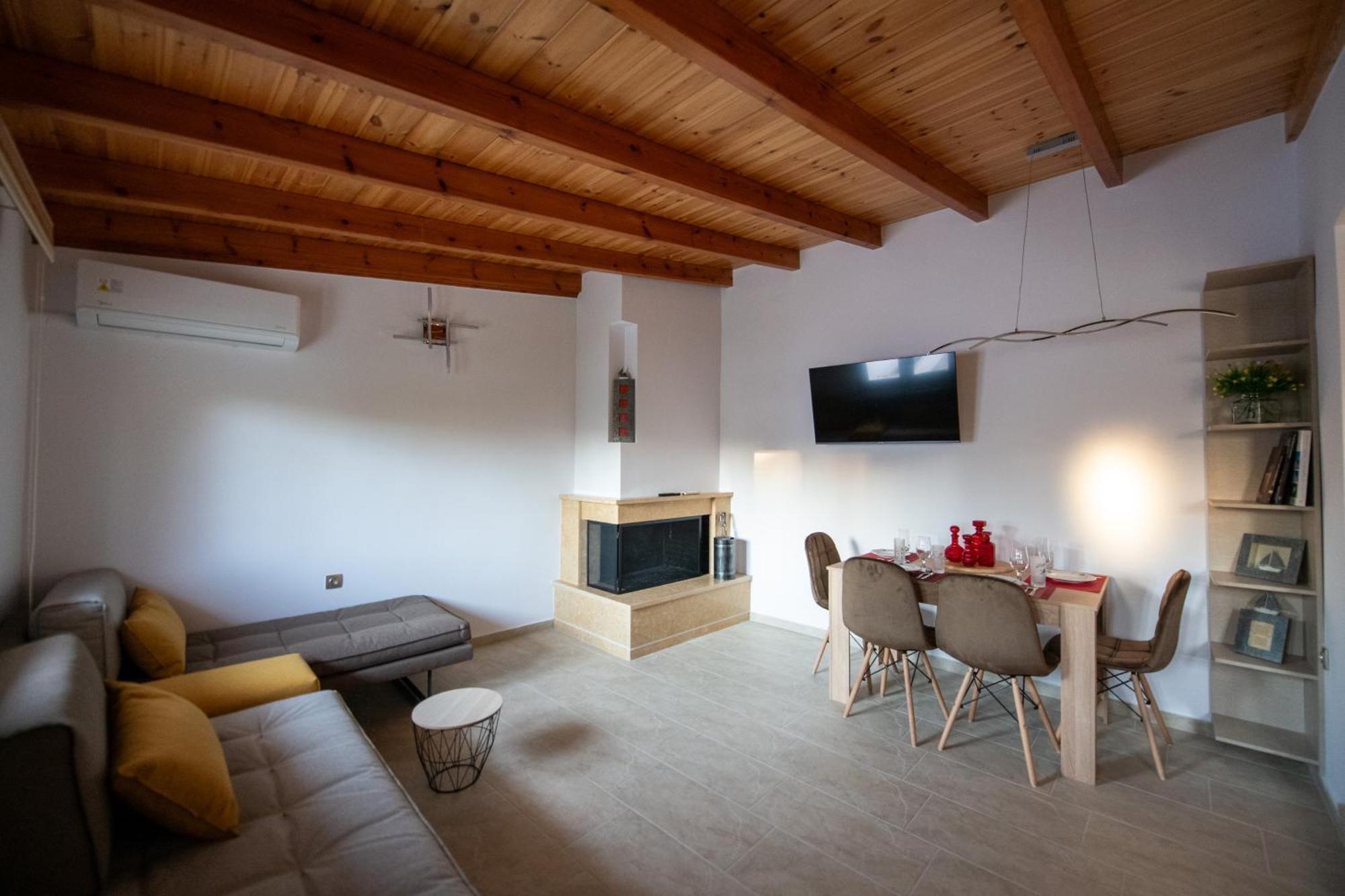 House By The Sea Villa Aigio Exteriör bild