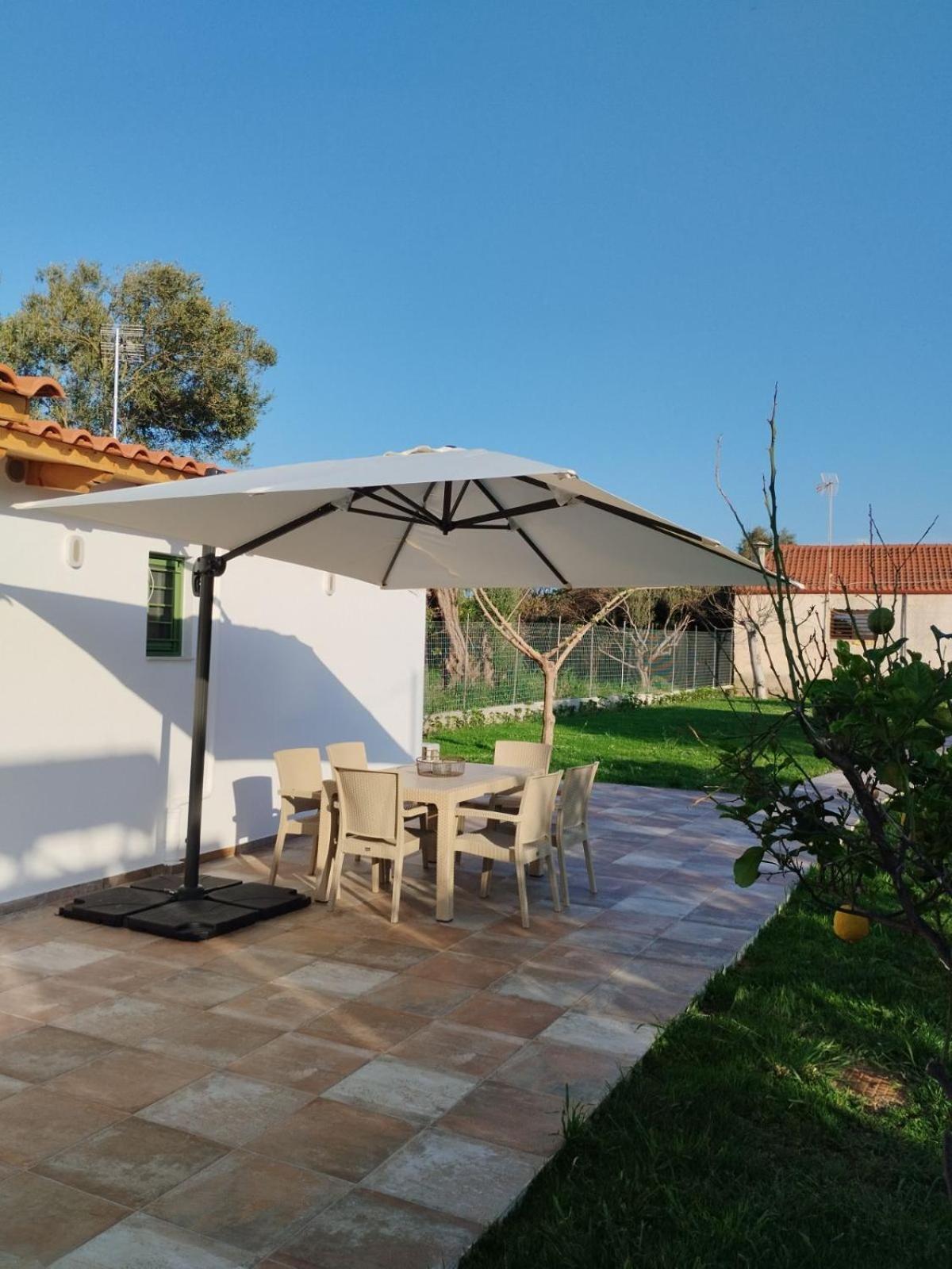 House By The Sea Villa Aigio Exteriör bild